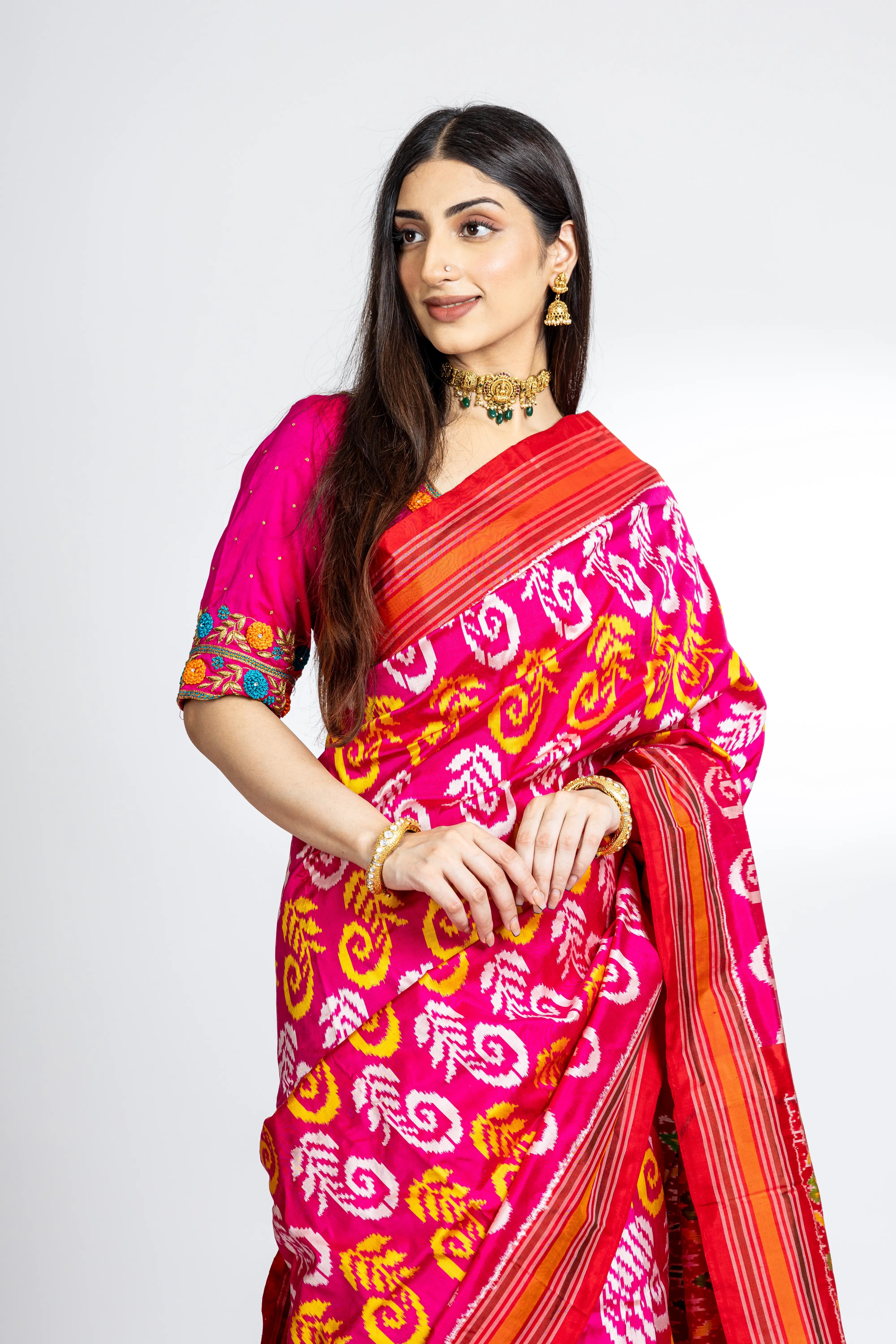 Pink Pochampally Saree With Beautful Leaf Design Motifs And Red, Orange Border